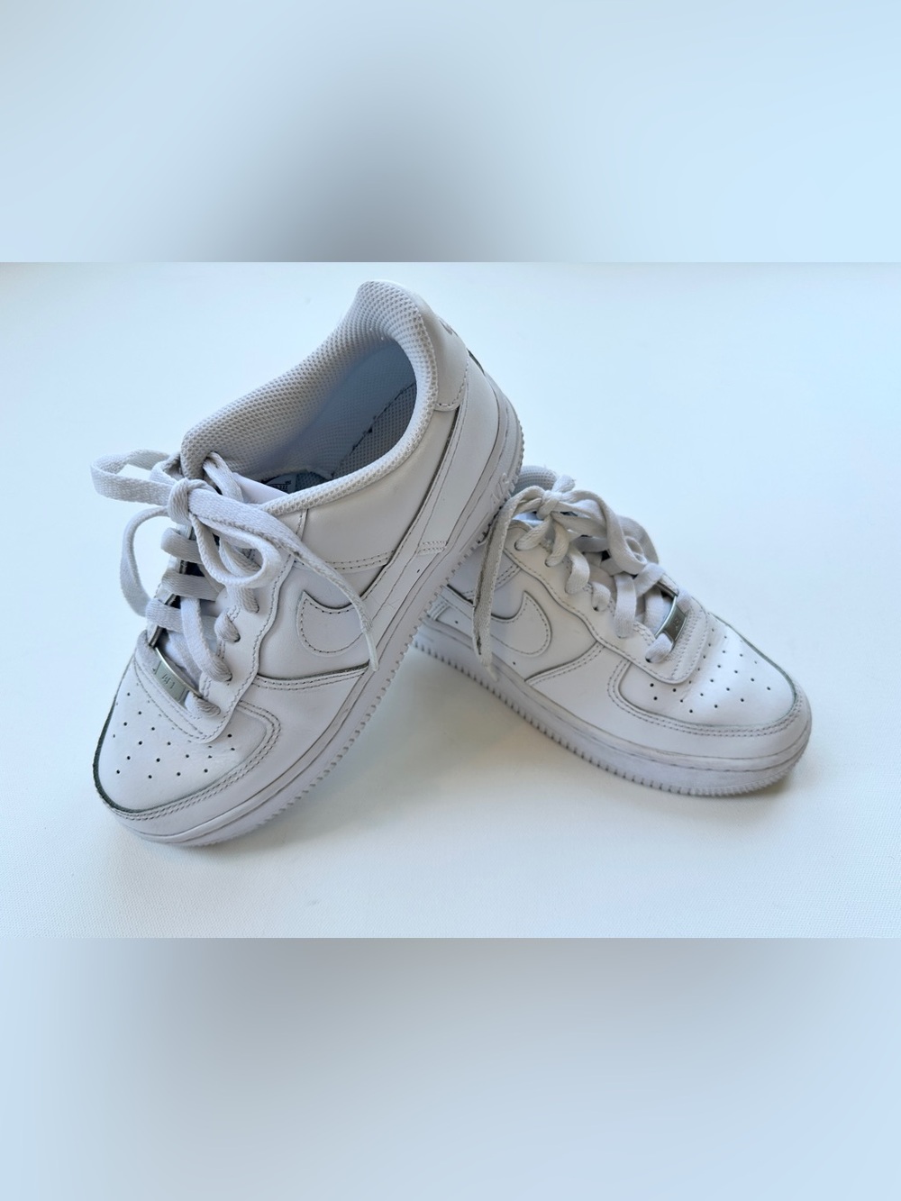 Nike AIR Youth Grade School AF1 White Air Force 1 Kids Athletic Sneakers 4.5
